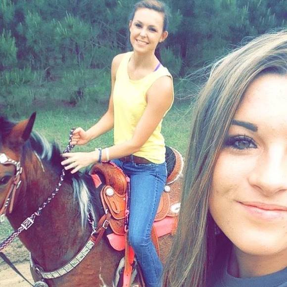 Meet your Posher, Katie - Picture 1 of 1